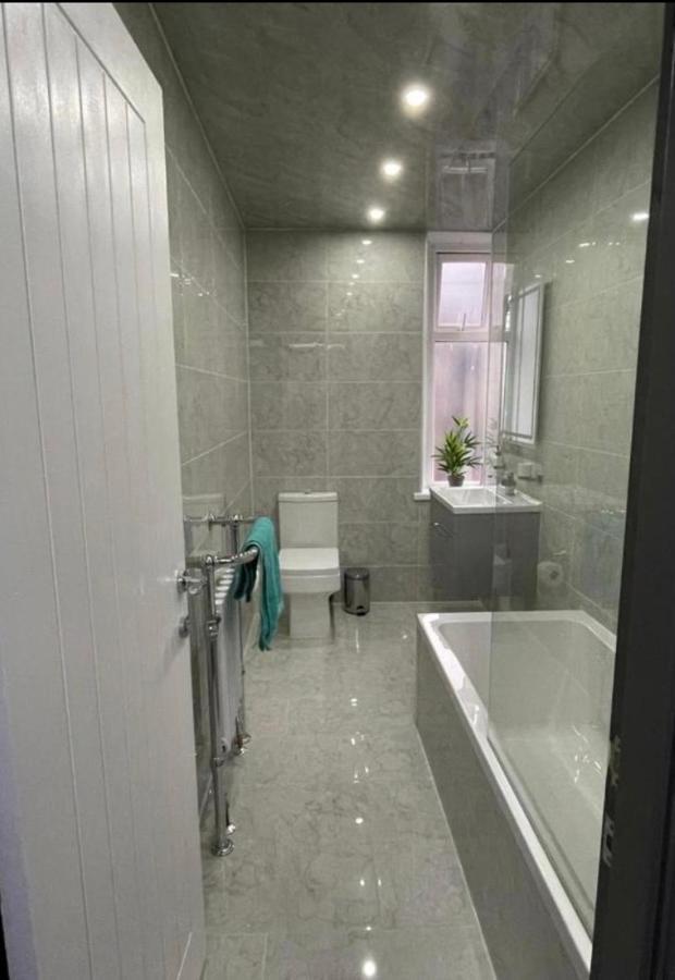 Entire 5 Star Luxury Whalley House Wifi Tv Luxury Burnley Buitenkant foto